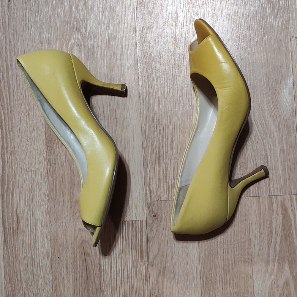 🍋 Adorable Nine West Quinty Leather Peep Toe Heels Lemon Yellow Pumps Size 7.5